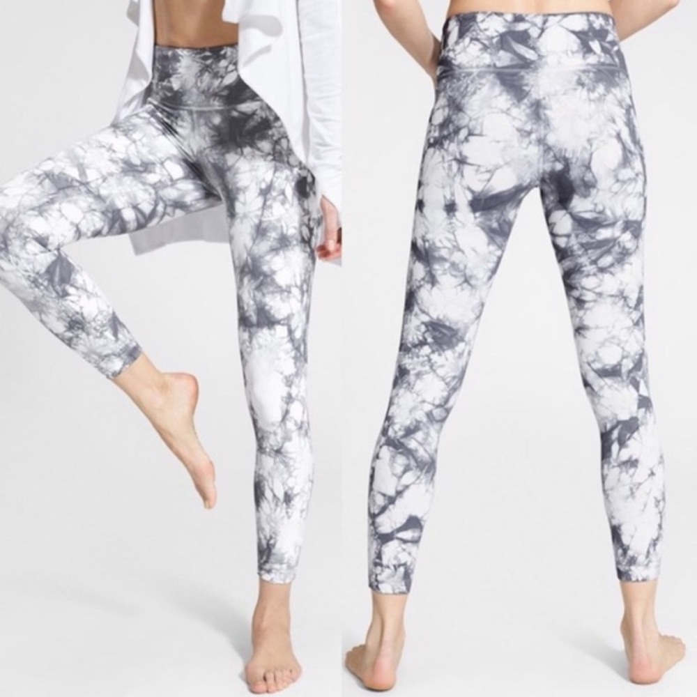 Athleta Tie Dye Salutation 7/8 Tight in Powervita